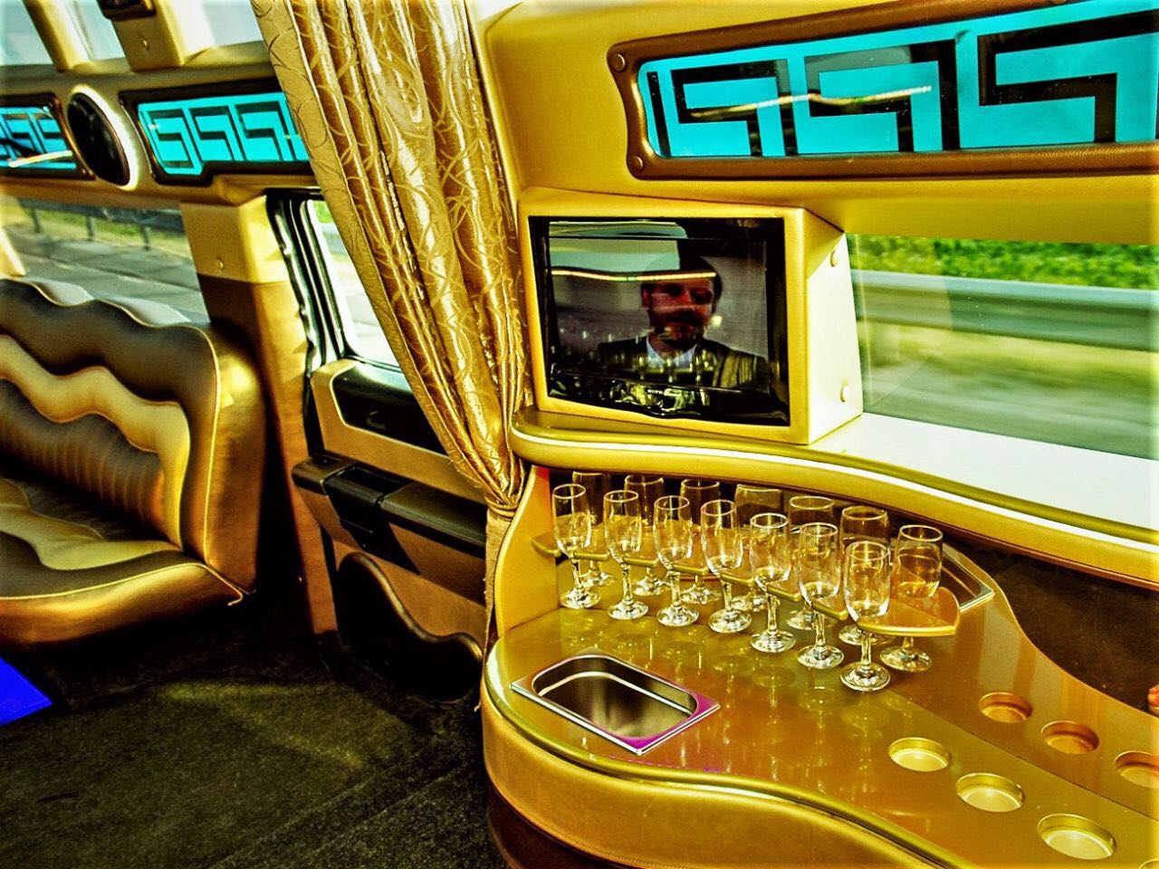 vechernyaya ekskursia po Minsku na limuzine